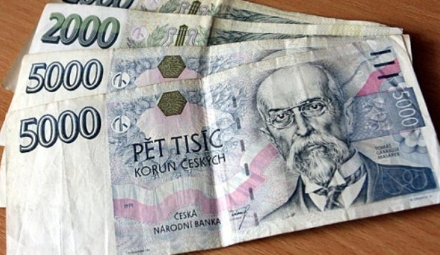 Muž poslal za půl roku podvodníkům skoro dva miliony korun. Žil v domnění, že investuje