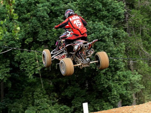 (NE)OBYČEJNÍ: Chci jezdit rychle, říká David z Mníšku. I s vadou sluchu sní o Daytoně