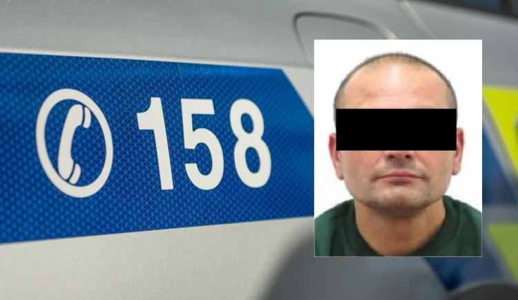 Uprchlého vězně dopadli policisté na Plzeňsku. Pronásledovatelům unikal osm dní a na útěku kradl auta