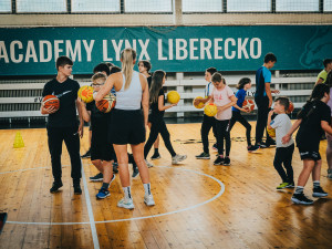 Dopřejte vašim dětem prázdniny plné pohybu a zábavy s příměstským sportovním táborem Hravé prázdniny