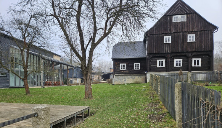 V Ekocentru Střevlík v Oldřichově otevřeli 1. května Dům přírody Jizerských hor.