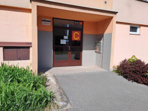 Zídky s mozaikovými písmeny v jablonecké Abecedě čeká obnova