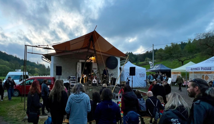 Roztočte to s Beranem. V Trávníčku zahraje Baumaxa i Lewis Creaven Band