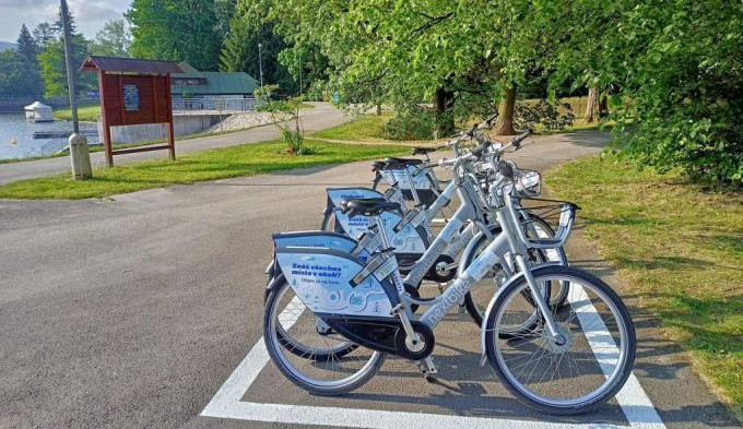 Stanoviště sdílených kol v Jablonci.
