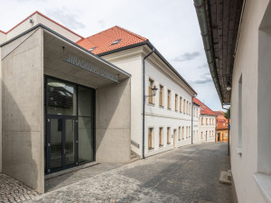 Stavbou roku v Libereckém kraji je Jiráskovo divadlo v České Lípě