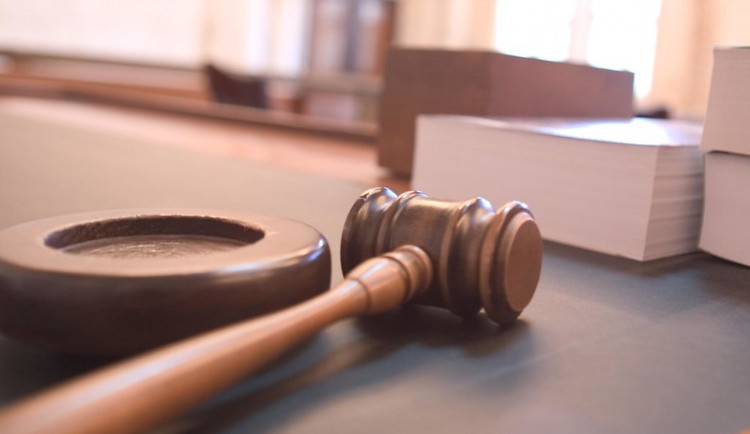 Soud v Liberci mladistvému uložil za vraždu 7letý trest, verdikt není pravomocný