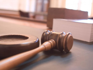 Soud v Liberci mladistvému uložil za vraždu 7letý trest, verdikt není pravomocný