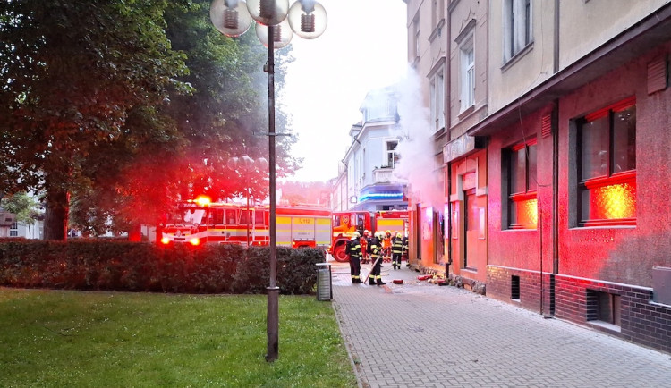 V Semilech hořela prodejna elektra, škodu hasiči odhadli na čtyři miliony