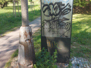 Lidé v Rychtářské se stále nedočkali dotažení úprav na sídlišti