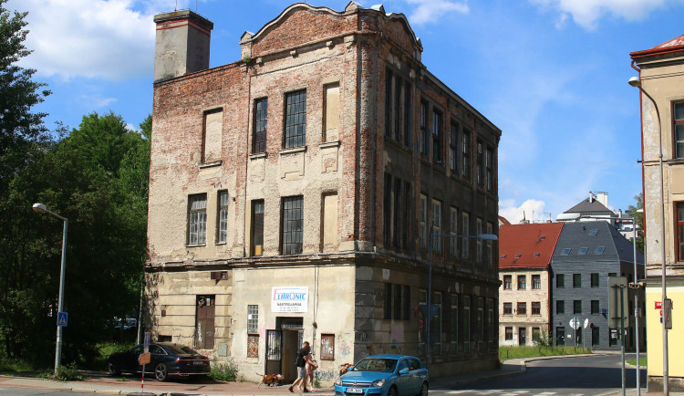Liberec bude muset znovu vypsat zakázky na opravy Varšavy a Linserky
