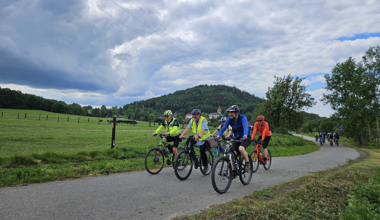Cyklisté mohou vyjet na další úsek cyklostezky sv. Zdislavy. Vede Bílým Kostelem