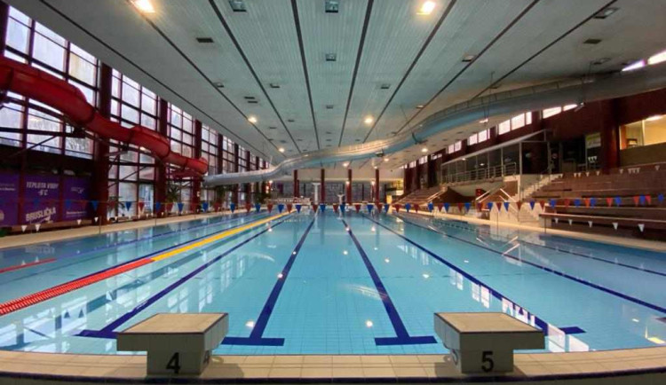 Za kontrolu dokumentace na opravu plaveckého stadionu zaplatí Liberec 1,8 milionu