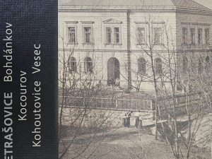 Titul Kniha roku získaly publikace o továrnách, poezie i příběh medvídka