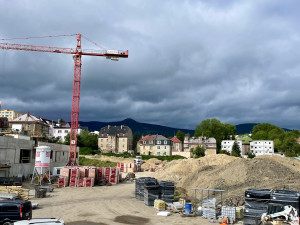 Do nových bytových domů na Františkově se lidé nastěhují už na podzim