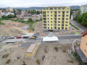 Do nových bytových domů na Františkově se lidé nastěhují už na podzim