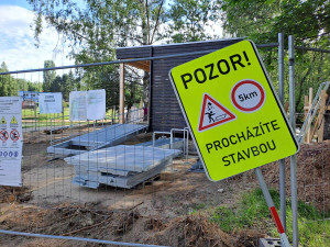 U jablonecké přehrady otevřou nové toalety, sprchu, úschovny i občerstvení