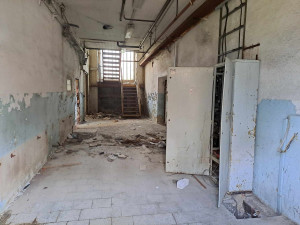 V Hrádku začala demolice Bekonu. Místo továrny bude park, poliklinika i dům sportu