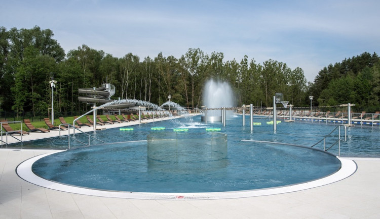 Česká Lípa otevřela v Dubici nové koupaliště za 300 milionů