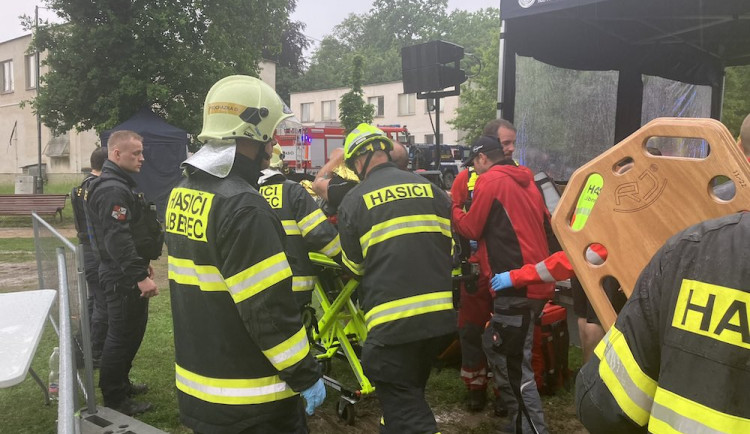 Na dětském dnu ve Vratislavicích uhodil blesk. Třináct zraněných, z toho pět dětí