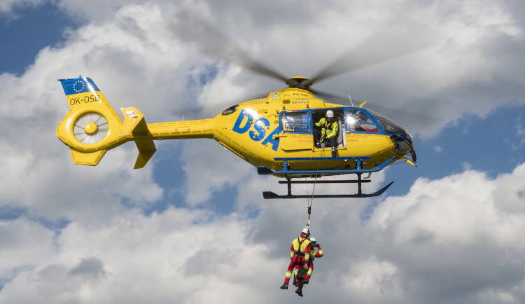 Aviatická pouť nabídne gripeny, akrobacii nebo vzácná historická letadla. Přiletí i skokan z vesmíru Felix Baumgartner.