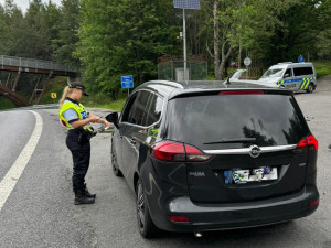 Policisté hledali nelegální migranty. Využili i přístroj na zjištění tlukotu srdce