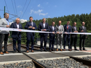 Ať slouží dalších osmdesát let. Modernizace trati mezi Libercem a Jabloncem byla slavnostně ukončena