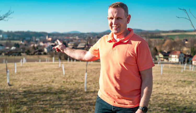 Proti větrným elektrárnám v Brništi se v anketě vyslovilo méně než 30 procent lidí