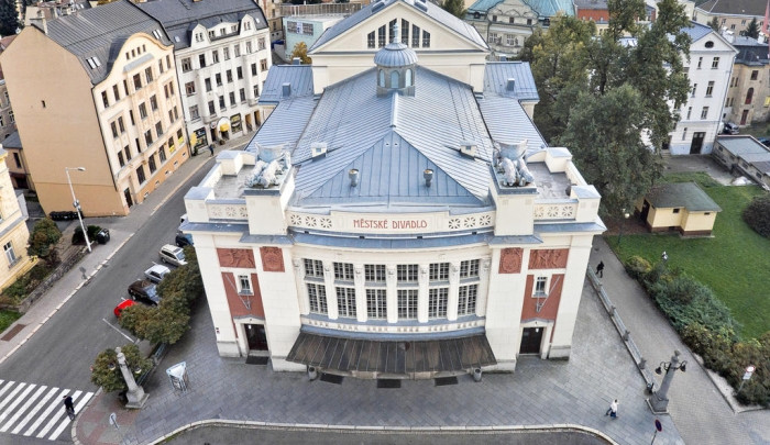 Městské divadlo v Jablonci nad Nisou.