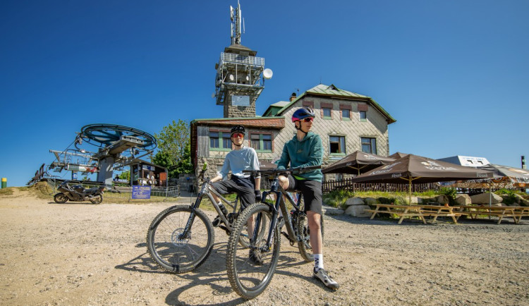 Bikepark Tanvaldský Špičák nabízí adrenalin a zábavu v jednom