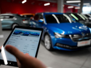 Louda Auto otevřel v Poděbradech největší autosalon předváděcích, zánovních a ojetých vozů v Evropě