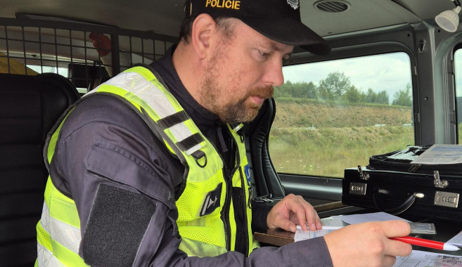 FOTO: Problém u jedenácti ze dvanácti. Policisté v Jihlavě měřili emise, v kontrolách budou pokračovat