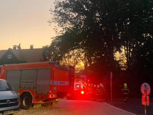 Požár v Liberci. Hořelo v areálu bývalých skokanských můstků nedaleko Masarykovy ulice