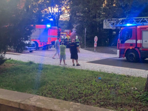 Požár v Liberci. Hořelo v areálu bývalých skokanských můstků nedaleko Masarykovy ulice