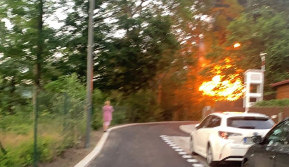 Požár v Liberci. Hořelo v areálu bývalých skokanských můstků nedaleko Masarykovy ulice