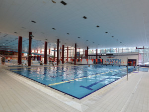 Liberecký bazén dočasně otevře část areálu veřejnosti. V tomto režimu bude bazén přístupný do konce srpna