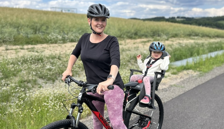 Jak s dětmi bezpečně cestovat na kole?