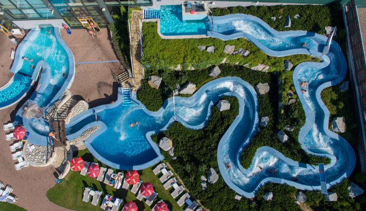 Přijďte si užít letní prázdniny a zažít Brazilské léto v Aquapalace Praha.