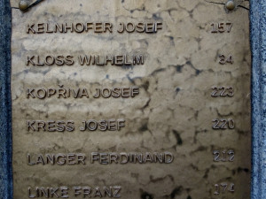 Vandalové řádili ve Frýdlantu. Poničili pomník ve Větrově, ukradenou pamětní desku ovšem nezpeněží