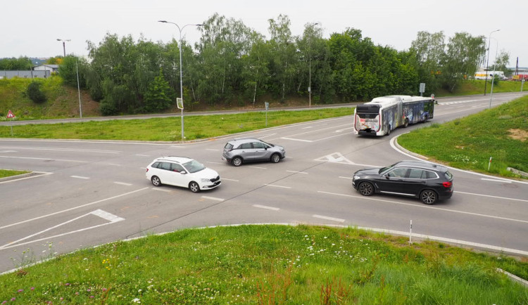 Nebezpečnou křižovatku v Táboře osadí semafory, město počítá se zpomalením dopravy