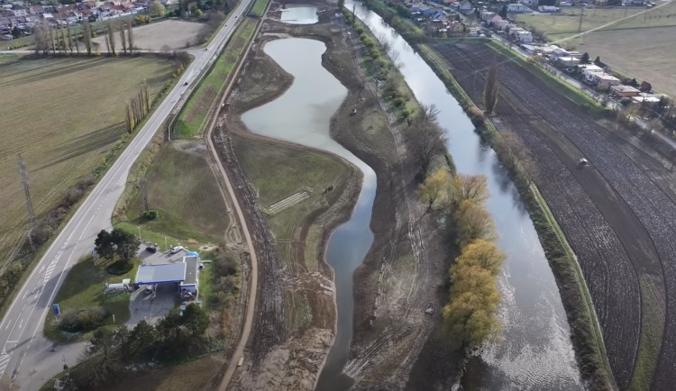 U Brna udělali místo pole slepé rameno řeky. Pomáhá zadržovat vodu v krajině