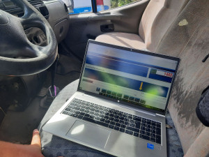 Speciální policejní kontrola na emise. Více než polovina aut měla problém