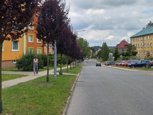 Frýdlant mění staré lampy veřejného osvětlení za moderní úsporné LED. Na podzim už budou v celém městě