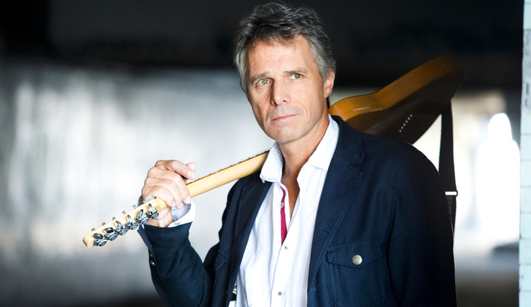 Před libereckou radnicí vystoupí v pátek Janek Ledecký.