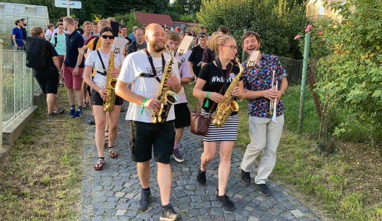 Jazzovou dílnu odstartuje ve Frýdlantu v sobotu živelný dixielendový průvod hudebníků.