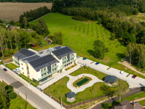 Hrušky nebo švestky hledají lidé v Hrádku v městském ovocném sadu marně. Úrodu spálil na jaře silný mráz