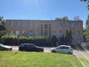 Liberecká nemocnice hledá firmu na opravu dětské psychiatrie.