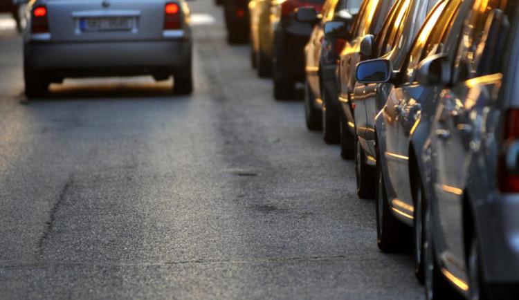 S kontrolou parkování bude v Táboře od příštího roku pomáhat automobil se čtečkou registračních značek