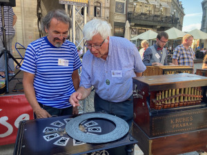 V Liberci dnes začal mezinárodní festival Liberecký flašinetář