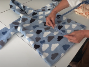 Chrastavská miminka dostanou při vítání občánků originální dárek – ručně šité župánky