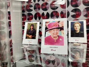 V Liebiegově paláci začala výstava šperků s českým granátem. Doplní ji přednášky, přehlídka i šperkařské dílny